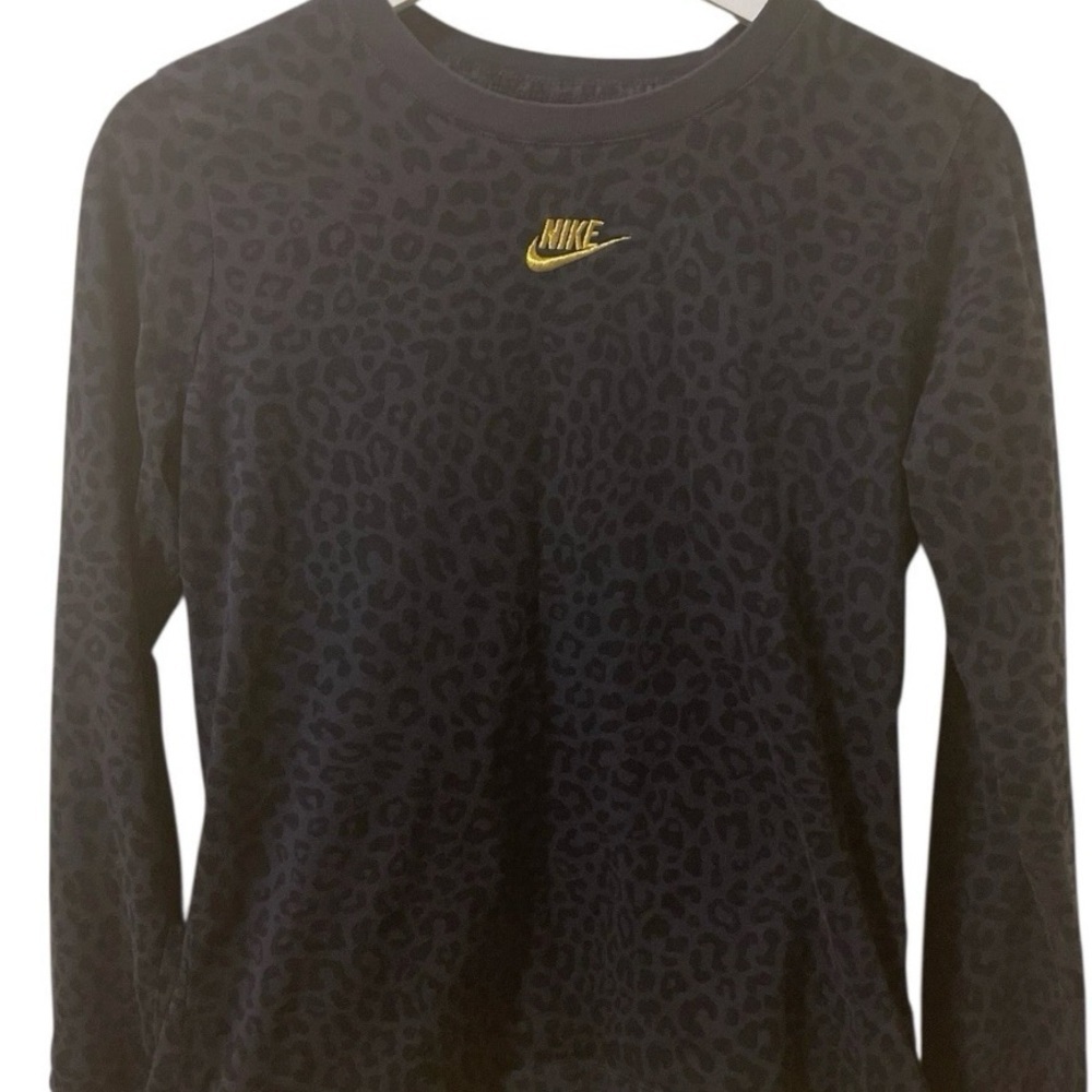 Nike woman’s  Black Leopard Long Sleeve Tee